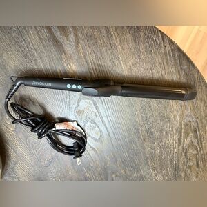 Black Bio Ionic long Curling Iron